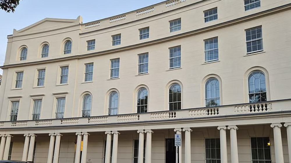 সাবেক ভূমিমন্ত্রীর ভাইয়ের লন্ডনের ৫০০ কোটি টাকার সম্পদের মালিকানা বদল