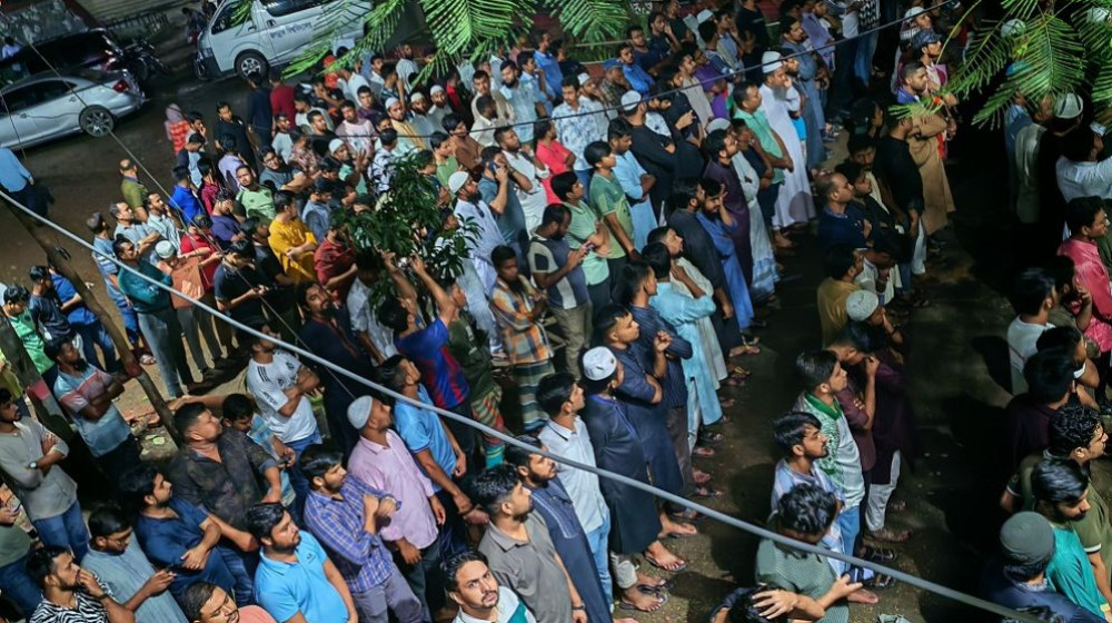 জবি ক্যাম্পাসে ছাত্রদল নেতা হাসিবুরের প্রথম জানাজা সম্পন্ন জবি ক্যাম্পাসে ছাত্রদল নেতা হাসিবুরের প্রথম জানাজা সম্পন্ন