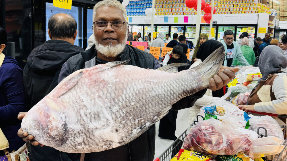 আল আকসা সুপার মার্কেটের গ্র্যান্ড ওপেনিং: হাজারো মানুষের উৎসবমুখর সমাগমে জমজমাট কেনাকাটা