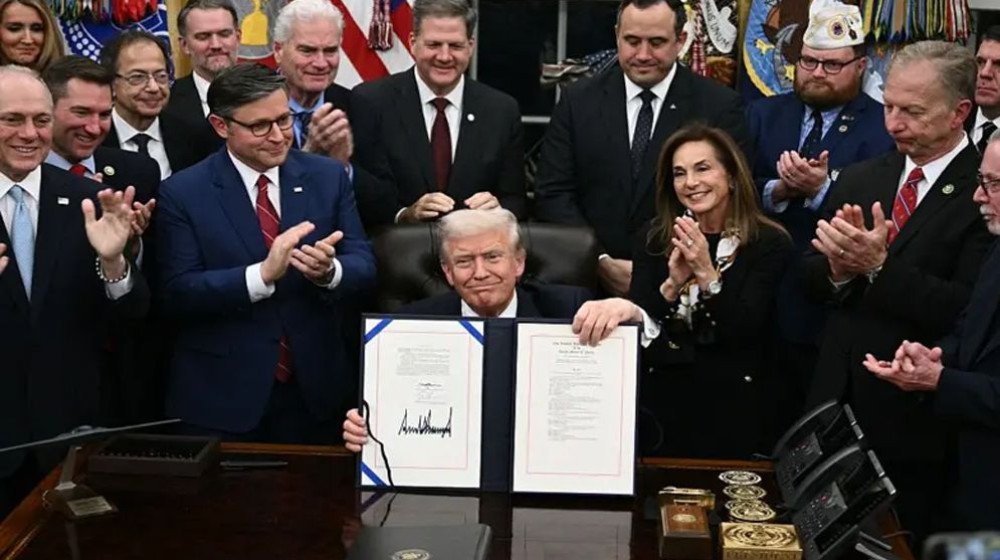 অবসান ঘটল মার্কিন ইতিহাসের দীর্ঘতম সরকারি শাটডাউনের