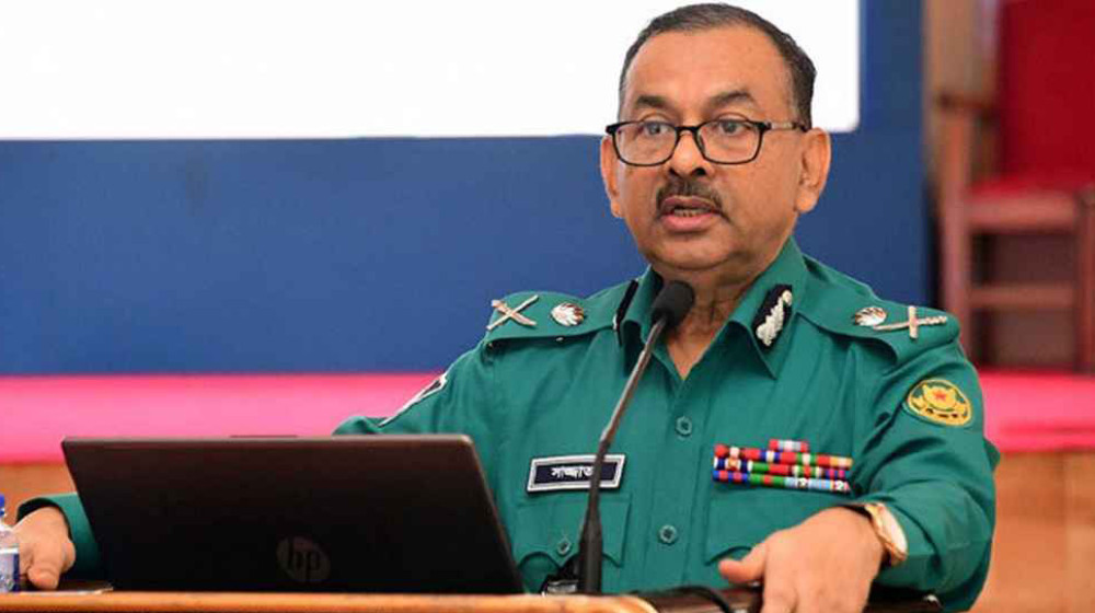 হাদিকে গুলি করা সন্ত্রাসীদের ধরতে সাঁড়াশি অভিযান শুরু: ডিএমপি কমিশনার হাদিকে গুলি করা সন্ত্রাসীদের ধরতে সাঁড়াশি অভিযান শুরু: ডিএমপি কমিশনার