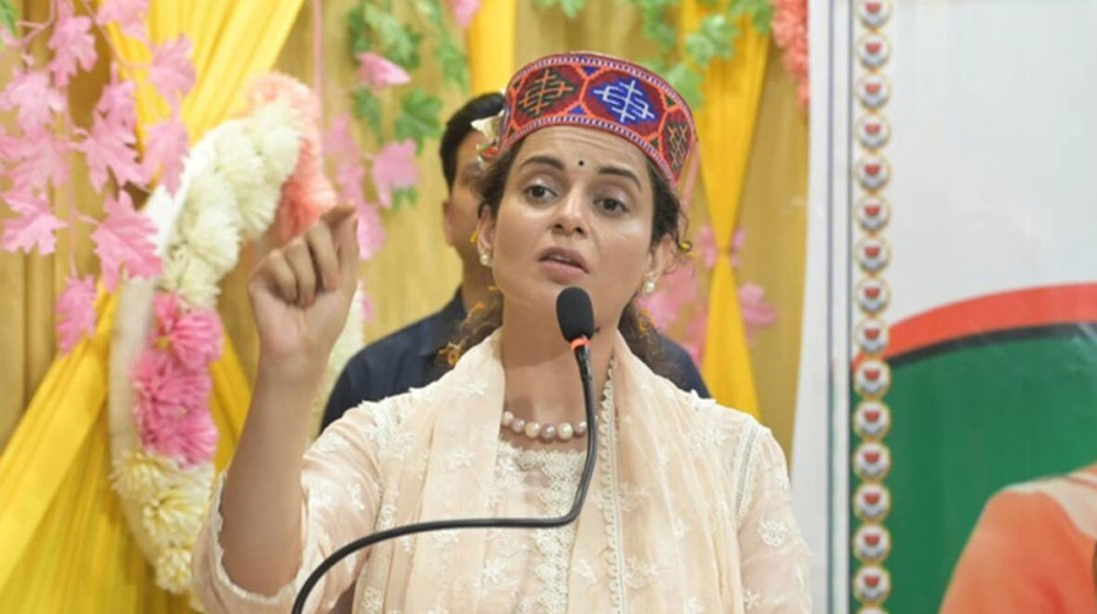 আমি গর্বিত হিন্দু, গরুর মাংস খাই না : কঙ্গনা আমি গর্বিত হিন্দু, গরুর মাংস খাই না : কঙ্গনা