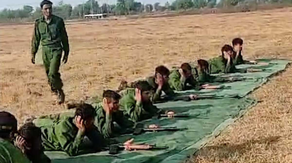 গণহত্যা চালিয়ে সেই রোহিঙ্গাদেরই সাহায্য চাইছে জান্তাবাহিনী গণহত্যা চালিয়ে সেই রোহিঙ্গাদেরই সাহায্য চাইছে জান্তাবাহিনী