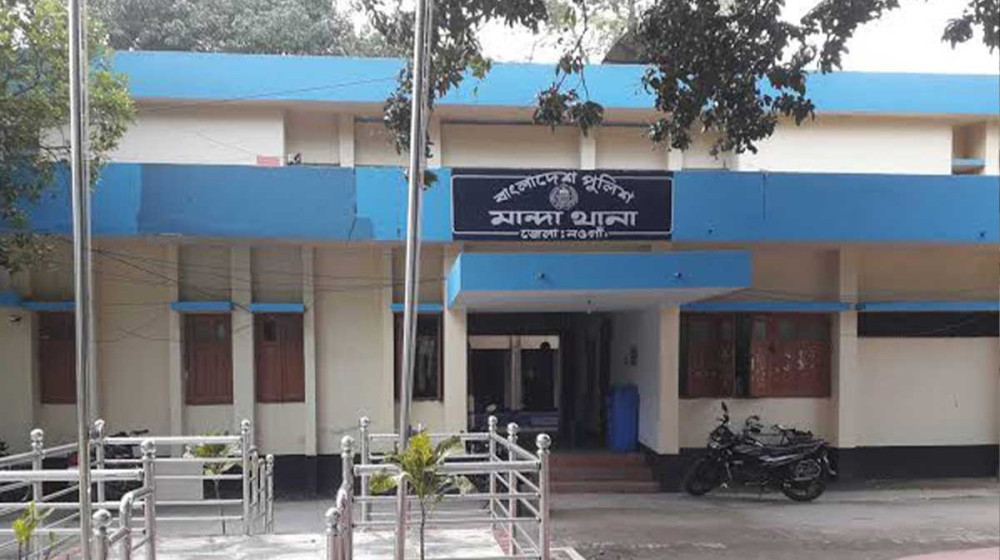 নওগাঁয় অতিরিক্ত মদ্যপানে ৩ যুবকের মৃত্যু নওগাঁয় অতিরিক্ত মদ্যপানে ৩ যুবকের মৃত্যু