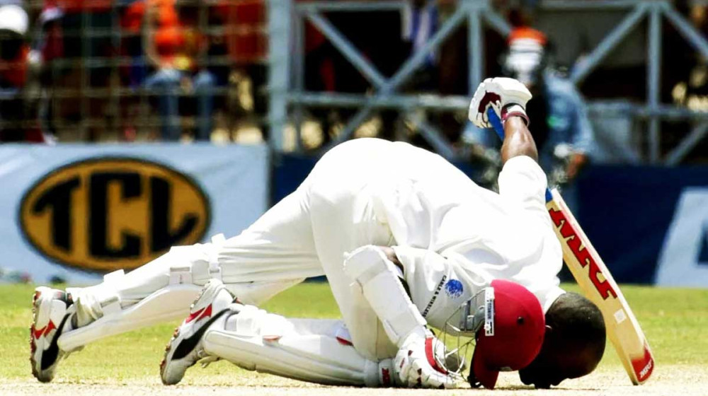 লারার অপরাজিত ৪০০, রেকর্ডের দু’দশক আজ লারার অপরাজিত ৪০০, রেকর্ডের দু’দশক আজ