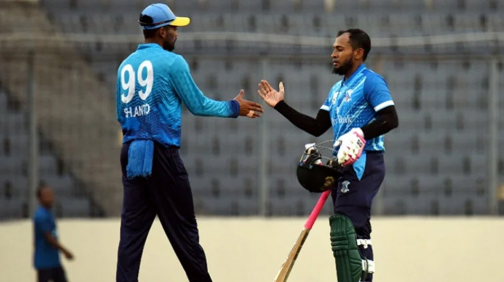 ডিপিএলে এক ম্যাচে তিন সেঞ্চুরি ডিপিএলে এক ম্যাচে তিন সেঞ্চুরি