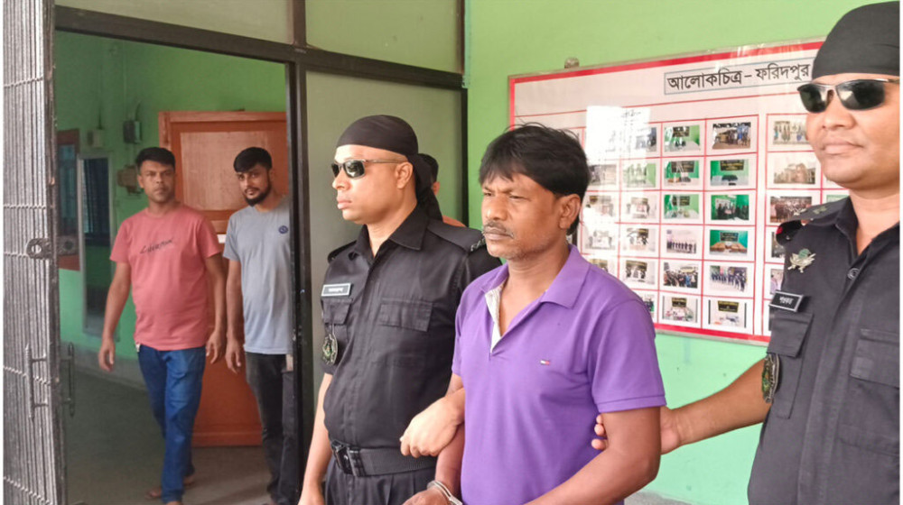 বাস-পিকাপ সংঘর্ষে ১৫ জন নিহতের ঘটনায় গ্রেফতার চালক বাস-পিকাপ সংঘর্ষে ১৫ জন নিহতের ঘটনায় গ্রেফতার চালক