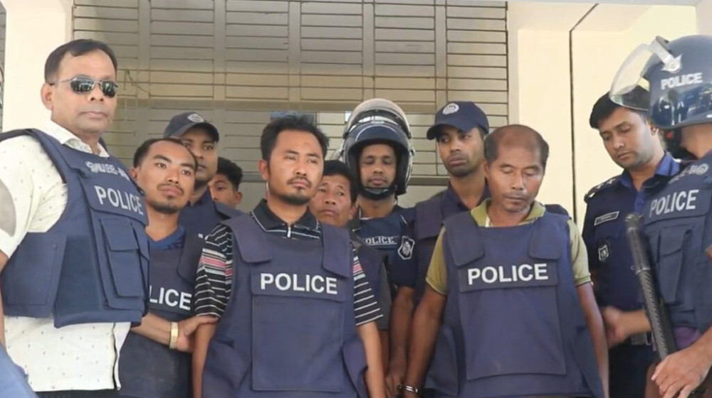 বান্দরবানে ব্যাংক ডাকাতি: উপজেলা ছাত্রলীগের সভাপতিসহ গ্রেফতার ৭ বান্দরবানে ব্যাংক ডাকাতি: উপজেলা ছাত্রলীগের সভাপতিসহ গ্রেফতার ৭