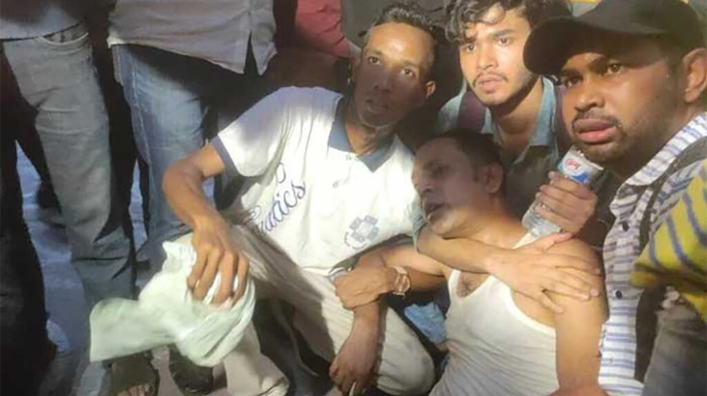 এফডিসিতে সাংবাদিকদের ওপর ফিল্মি স্টাইলে হামলা