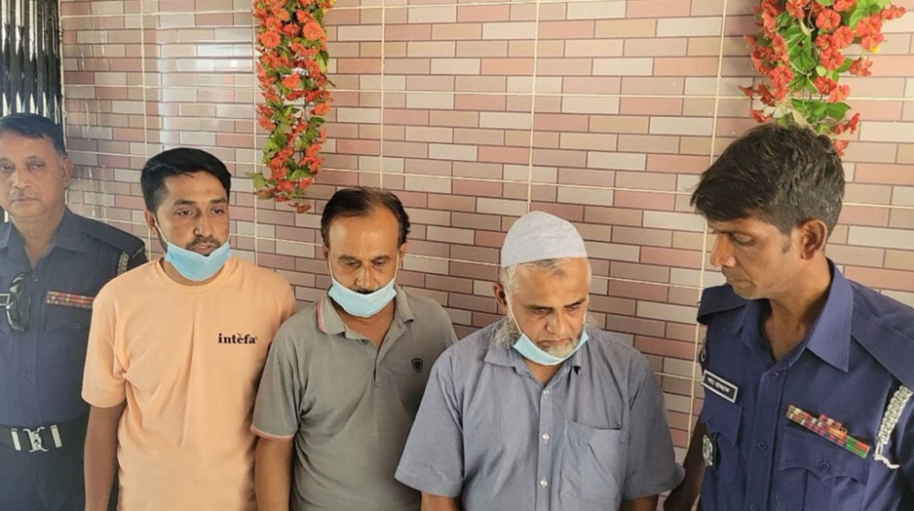 পাবনায় অগ্রণী ব্যাংকের টাকা লোপাটের ঘটনায় তিন কর্মকর্তা বরখাস্ত পাবনায় অগ্রণী ব্যাংকের টাকা লোপাটের ঘটনায় তিন কর্মকর্তা বরখাস্ত