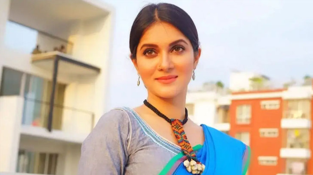 সবার ভালোবাসায় সত্যিই আমি মুগ্ধ: মিথিলা