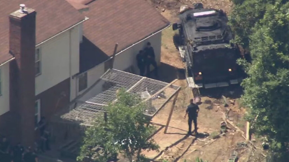 যুক্তরাষ্ট্রে বন্দুক হামলায় আইনশৃঙ্খলা বাহিনীর তিন কর্মকর্তা নিহত যুক্তরাষ্ট্রে বন্দুক হামলায় আইনশৃঙ্খলা বাহিনীর তিন কর্মকর্তা নিহত