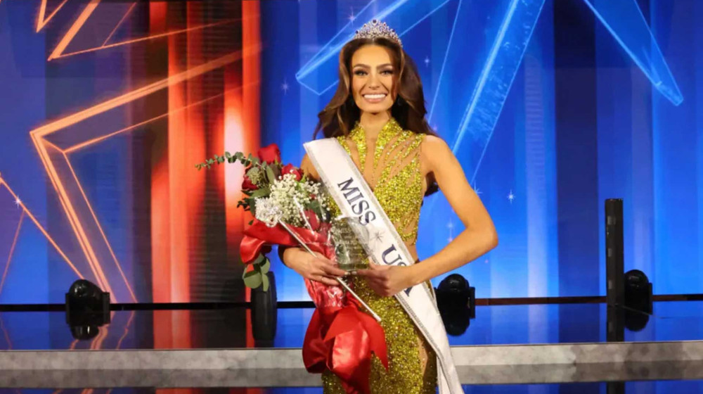 মিস ইউএসএ খেতাব ফিরিয়ে দিলেন মার্কিন সুন্দরী নোয়েলিয়া ভয়েট