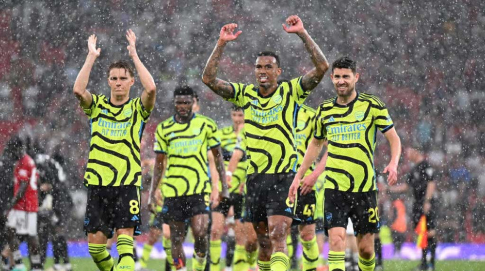 ম্যান ইউনাইটেডকে হারিয়ে শীর্ষে আর্সেনাল