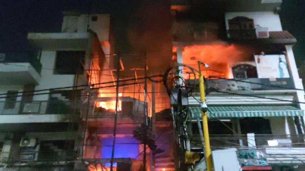 দিল্লির ‘শিশু হাসপাতালে’ ভয়াবহ অগ্নিকাণ্ডে ৬ শিশুর মৃত্যু দিল্লির ‘শিশু হাসপাতালে’ ভয়াবহ অগ্নিকাণ্ডে ৬ শিশুর মৃত্যু