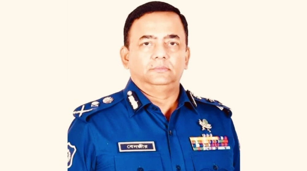 জব্দের আগেই ব্যাংক অ্যাকাউন্ট ফাঁকা করেছেন বেনজীর! জব্দের আগেই ব্যাংক অ্যাকাউন্ট ফাঁকা করেছেন বেনজীর!