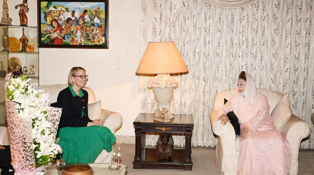 খালেদা জিয়ার বাসায় ব্রিটিশ হাইকমিশনার খালেদা জিয়ার বাসায় ব্রিটিশ হাইকমিশনার